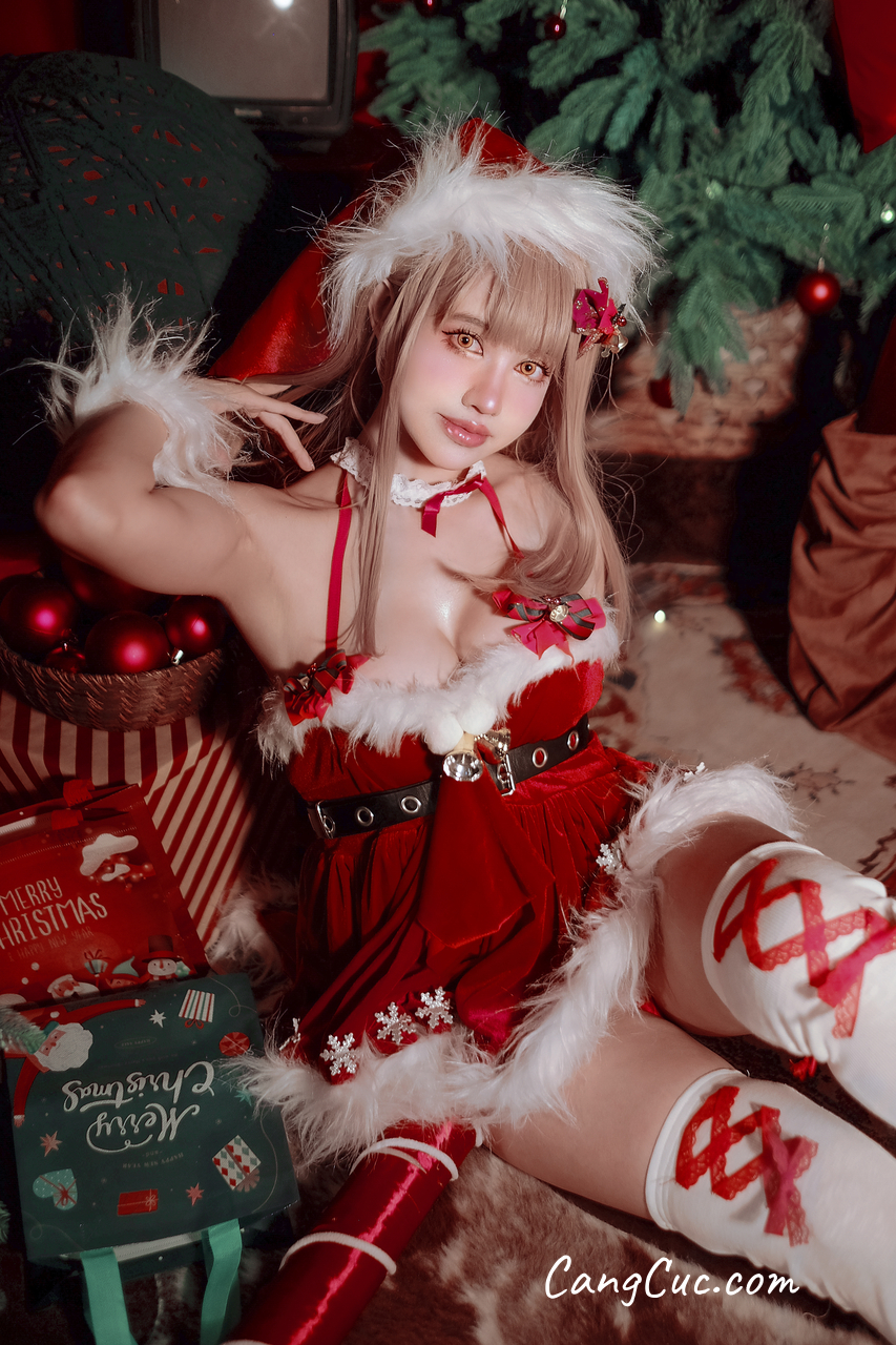 Coser@PingPing - Emma Xmas NIKKE